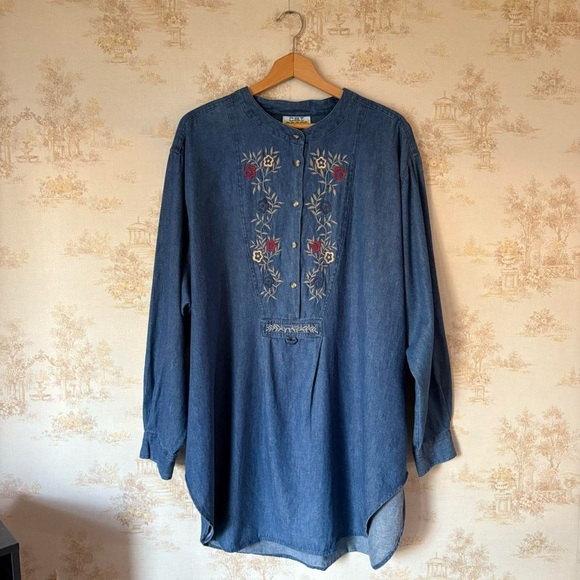 Vintage 90s boho floral embroidered blue chambray denim long sleeve tunic top - Picture 1 of 7